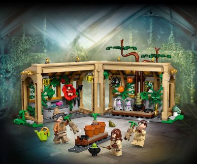 Конструктор LEGO Harry Potter 76445 Замъкът Хогуортс: Час по билкология