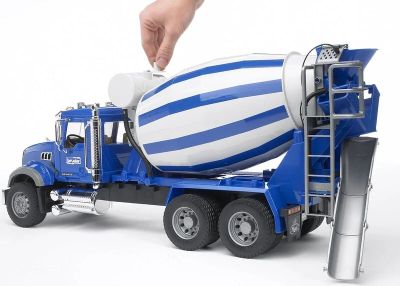 Камион бетоновоз MACK Granit Bruder 02814