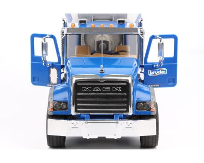 Камион бетоновоз MACK Granit Bruder 02814