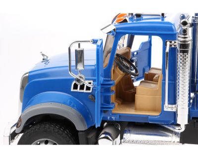 Камион бетоновоз MACK Granit Bruder 02814