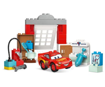 Конструктор LEGO DUPLO Disney 10456 Посещението на Маккуин в гаража на Док