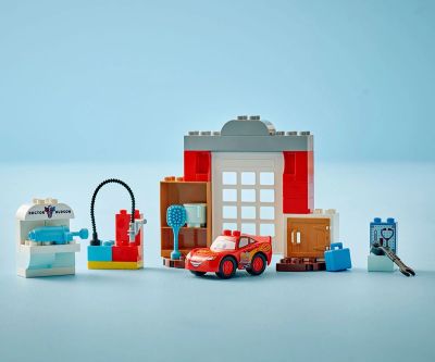 Конструктор LEGO DUPLO Disney 10456 Посещението на Маккуин в гаража на Док