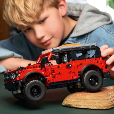 Конструктор LEGO Technic 42213 Джип Ford Bronco® 