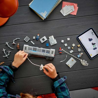 Конструктор LEGO Marvel 76321 Спайдърмен срещу Док Ок 