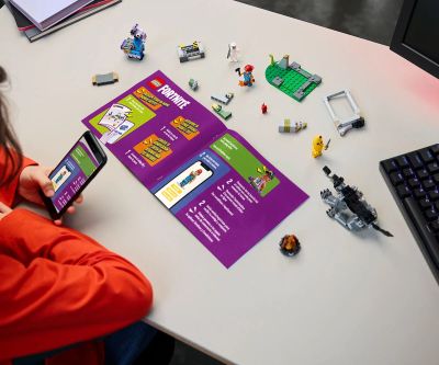 Конструктор LEGO Fortnite 77075 Лагерът на Peely и Sparkplug