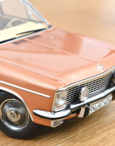 Метална кола Opel Diplomat V8 1969 Norev 1:18 - 183689