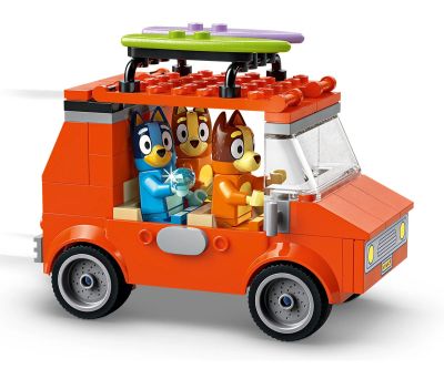 Конструктор Lego Bluey 11202 Пътуване до плажа със семейната кола на Блуи