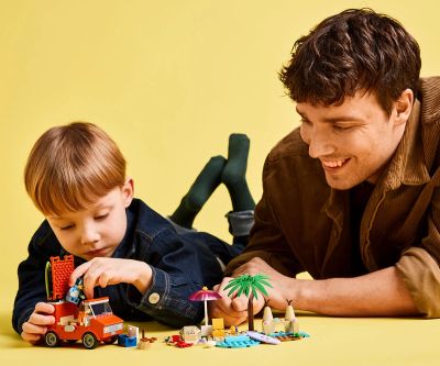 Конструктор Lego Bluey 11202 Пътуване до плажа със семейната кола на Блуи