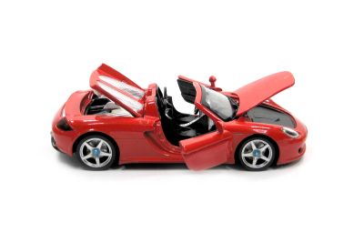 Метален автомобил Porsche Carrera GT 1/24 MSZ 68242