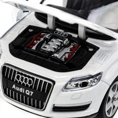 Метален автомобил Audi Q7 1/24 MSZ 68249