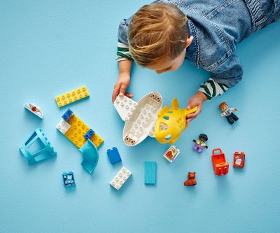 Конструктор LEGO DUPLO 10443 За първи път на летището