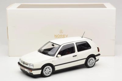 Метална кола Volkswagen Golf GTI Norev 1:18 - 188508