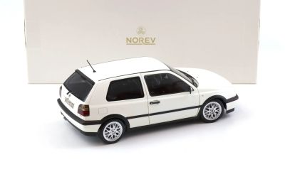 Метална кола Volkswagen Golf GTI Norev 1:18 - 188508