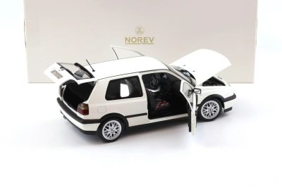 Метална кола Volkswagen Golf GTI Norev 1:18 - 188508