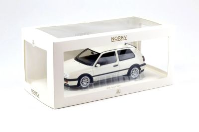 Метална кола Volkswagen Golf GTI Norev 1:18 - 188508
