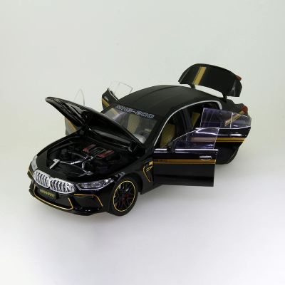 Метален автомобил BMW M8 със звук и светлини 1/24 
