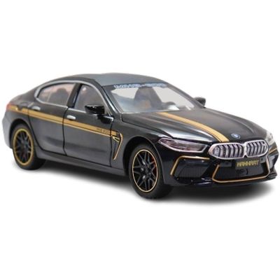 Метален автомобил BMW M8 със звук и светлини 1/24 