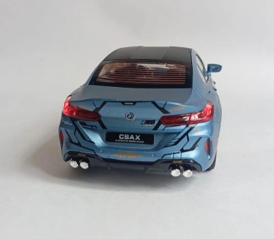 Метален автомобил BMW M8 със звук и светлини 1/24 син