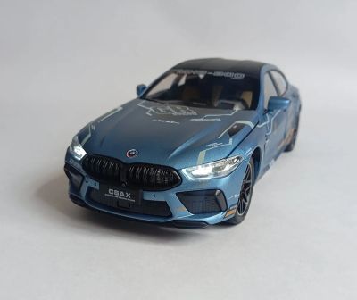 Метален автомобил BMW M8 със звук и светлини 1/24 син