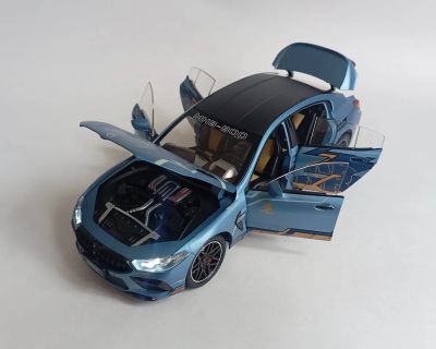 Метален автомобил BMW M8 със звук и светлини 1/24 син