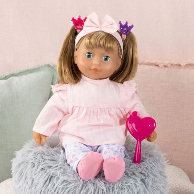 Кукла Малката Мила Говори на Български Език BAYER 93834AN 