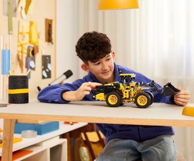 Конструктор LEGO Technic 42209 Колесен товарач Volvo L120 Electric