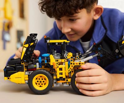 Конструктор LEGO Technic 42209 Колесен товарач Volvo L120 Electric