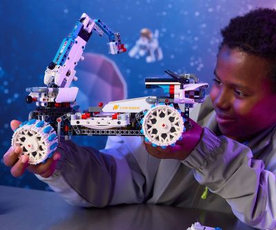 Конструктор LEGO Technic 42211 Космическо превозно средство Лунен всъдеход Lunar Outpost