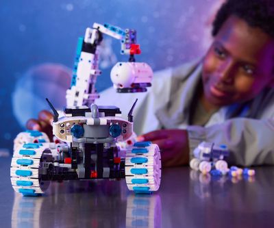 Конструктор LEGO Technic 42211 Космическо превозно средство Лунен всъдеход Lunar Outpost