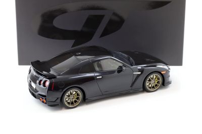 Умален модел Nissan GT-R GT SPIRIT GT932 - 1:18