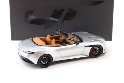 Умален модел Aston Martin DB12 GT SPIRIT GT945 - 1:18