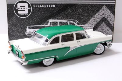 Метален автомобил GAZ 13 Seagull Triple9 Collection 1:18 91800252