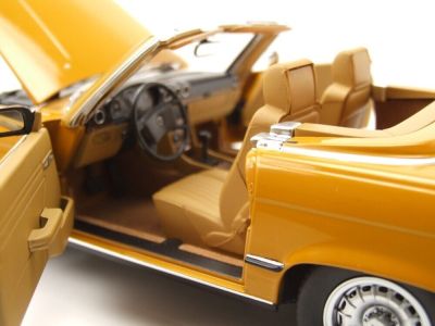 Метален автомобил Mercedes-Benz 450 SL Norev 1:18 - 183350