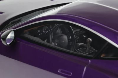 Умален модел Aston Martin Valour GT SPIRIT GT944 - 1:18