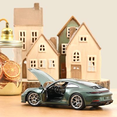 Метален автомобил Porsche 911 S/T Norev 1:18 - 187472