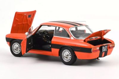 Метален автомобил Alfa Romeo 2000 Norev 1:18 - 187918
