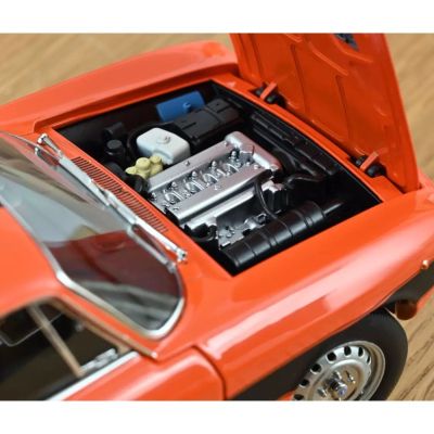 Метален автомобил Alfa Romeo 2000 Norev 1:18 - 187918