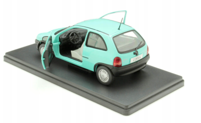 Метална кола Opel Corsa B 1993 WHITE BOX 124226