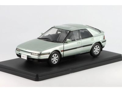 Метална кола Mazda 323 F WHITE BOX 124259