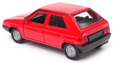 Металeн автомобил Skoda Favorit Welly 1:34 