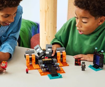 Конструктор LEGO Minecraft 21590 Уидър битка