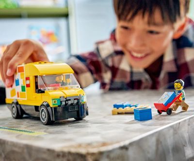 Конструктор LEGO City 60500 Бусът на LEGO