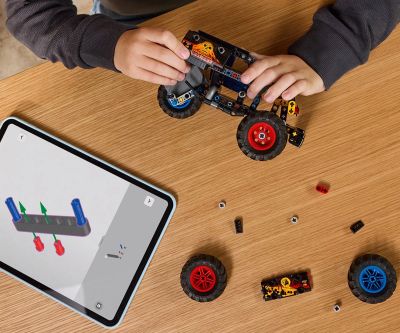 Конструктор LEGO Technic 42219 Monster Jam Grave Digger огън и лед