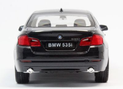Метална кола BMW 535i F10 Welly 1:24 