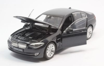 Метална кола BMW 535i F10 Welly 1:24 