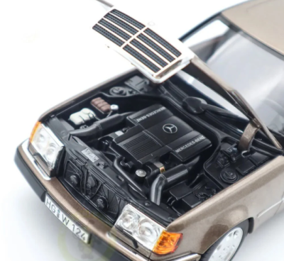 Колекционерска метална кола Mercedes-Benz 500 E 1:18 NOREV 183954