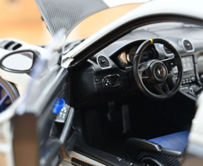 Колекционерска метална кола Porsche Cayman GT4 RS 1:18 NOREV 187253