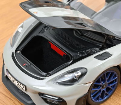 Колекционерска метална кола Porsche Cayman GT4 RS 1:18 NOREV 187253