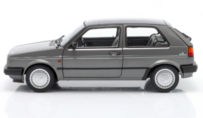 Колекционерска метална кола Volkswagen Golf Champion 1:18 NOREV 188564