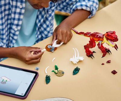 Конструктор Свиреп динозавър LEGO Creator 31379 